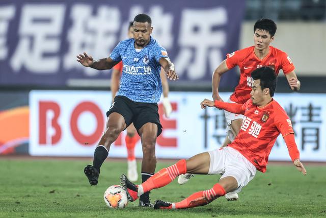 尼克斯球迷对美国总统出席总决赛一事怒不可遏，我们不希望他到场